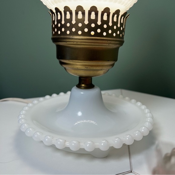 VTG Hobnail Milk Glass Electric Hurricane Parlor Table Boudoir Lamp - Picture 6 of 10